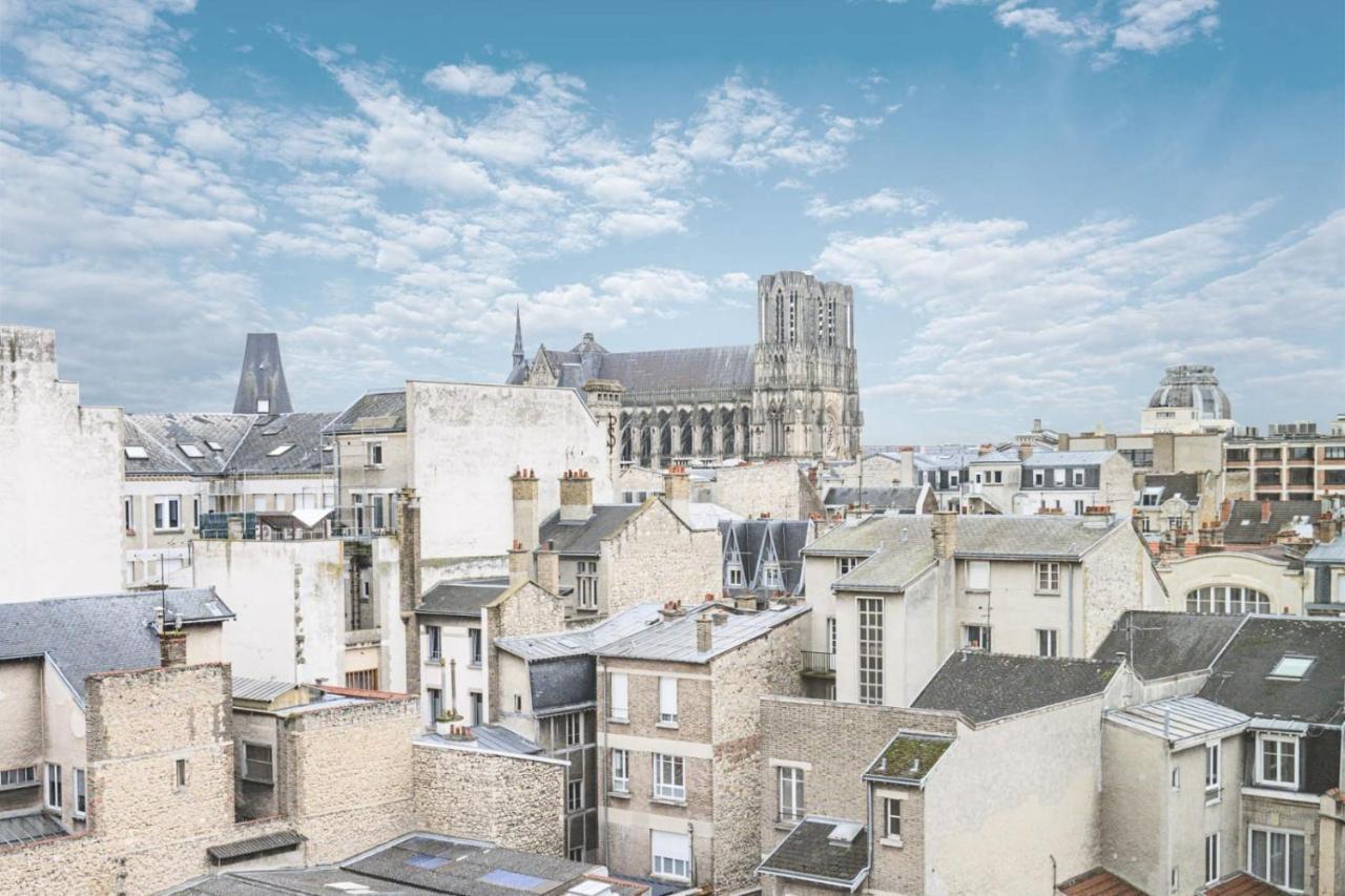 Appartement Spacieux Avec Vue Cathédrale Reims